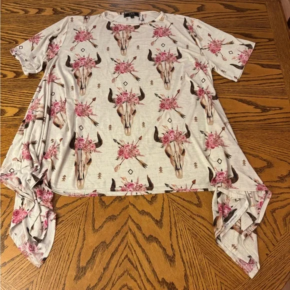 L&B Floral Skull Print Top - Pink and Cream - Picture 4 of 10